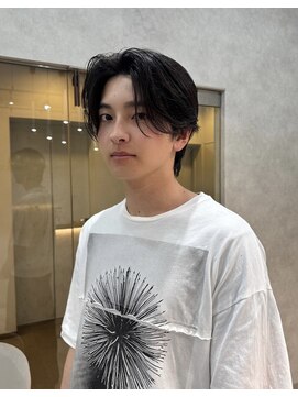 ジーナ オム 札幌(Zina Homme) リバースセンターパート*アップバング*メンズ*Zina Homme札幌