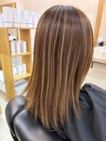 エンビ(embi.)&nbsp;ハイライト大人女性におすすめ◎上品なツヤ感ベージュブラウン