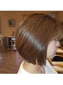 軽やか前下がりボブ