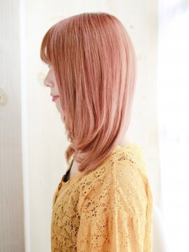 ヘアメイク ナル(hair make nalu) ペールピンクの内巻きカールスタイル