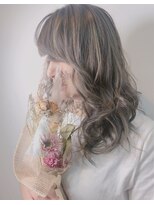 シーデン(C-den)&nbsp;大人気！外国人風ハイライト×グレージュ×イルミナカラー