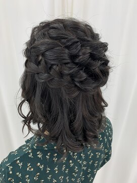 アリー(ALLIE´) 〇編み込みハーフ【totalsalon GRACE】