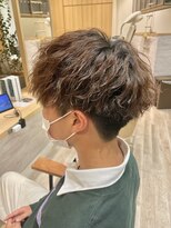 ボネッカ 鶴見(BONECCA)&nbsp;刈り上げマッシュ×ツイストスパイラル【上岡茉央】