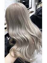 リア(riah) ダブルカラーミルクティーベージュレイヤーカット韓国ヘア