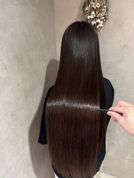 メルバイグラフ 梅田(mel by GRAFF) 可愛くなりすぎない大人顔まわりレイヤーカット