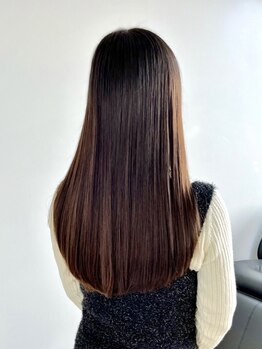 アンブレラ 中目黒(ANBRERA)の写真/《カット＋縮毛￥18,000》一人ひとりに合わせた薬剤選定と安定した技術でサラツヤなストレートに*