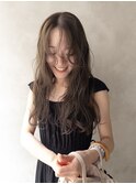 オリーブベージュカラー