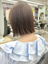 ヒビヲ(HIBIO) タッセルボブ切りっぱなしボブ外ハネボブベージュダブルカラー