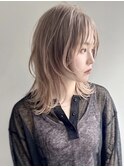 ミルクティーベージュ×ハッシュウルフスタイル