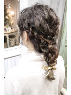 キミ(kimi) 【ｋｉｍｉ】結婚式二次会お呼ばれアレンジ　波ウェーブ