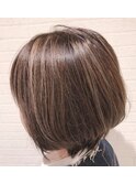 グラデーションショートボブ　×　ハイライト