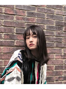 ピチカート(pizzicato) ダークアッシュカラー  外ハネワンカール