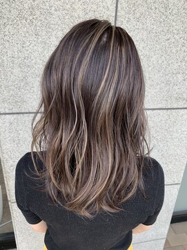 ナブラ(NABLA) バレイヤージュコントラストハイライトセミロング『ナブラ』