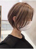 くびれ丸みショート イルミナカラー 前髪なし 20代30代