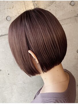 エール(a:le) ミニボブ　透明感ベージュ