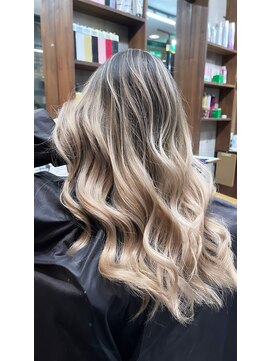 ラフ(LAFF) #黒髪#ボブルフ#ネビージュ#小顔#ワンレン