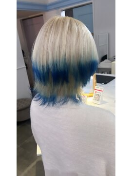 テクライズ 豊橋店(TECHRISE) ホワイトベージュ×ブルーエンドカラー