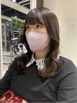 夏のフェミニンスタイル