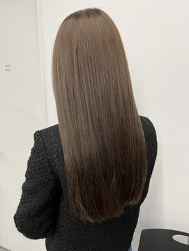 シー 池袋(SHE) ミルクティーベージュ