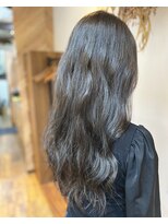 サーティーン(THIRTEEN) veganカラーでダークトーン秋ヘアー(20代)