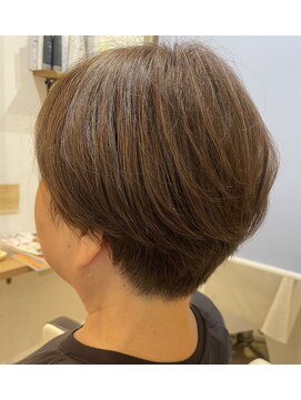 マイン ヘアアンドリラックス(mine) 白髪ぼかしハイライト　ひし形ショートボブ