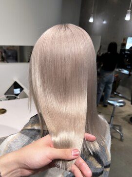 モニカ 栄店(MONIQA) ミルクティーベージュ