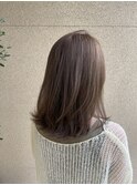 オリーブベージュ
