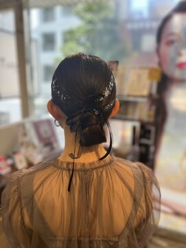 ティアラ 桜木町(TIARA) 低めシニヨン