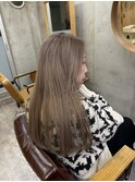 ミルクティーベージュ　ブリーチあり　ハイトーンカラー