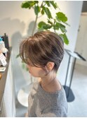ホワイトグレージュハンサム軽やかショート