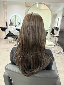 グランドライン(GRAND LINE) やわらかいベージュカラー　レイヤーカット