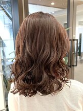 ミディアムパーマ　コテ巻き風　韓国ヘア