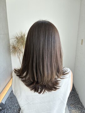 グランアディクト(Gran addict) ミディアムレイヤー×アッシュベージュ