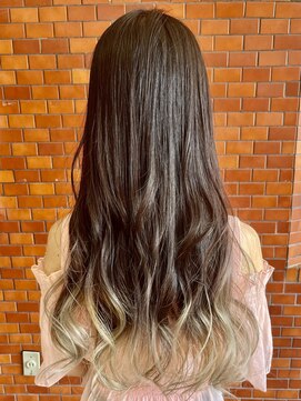 ステラ(STELLA) 自毛×ブリーチグラデーションカラー