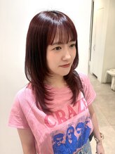 ネリ(NERi)&nbsp;顔まわりで魅せる☆ウルフレイヤー×ピンクカラー