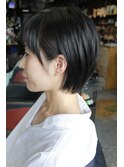 直毛の方でも自然な円みが出せる☆骨格補正耳かけショート
