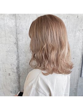 エース (ACE) ACE 大人可愛い波ウェーブ×ミルクティーベージュ