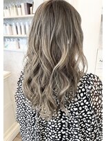 キャアリー(Caary)&nbsp;福山市美容室Caary ハイトーンバレイヤージュホワイトグレージュ