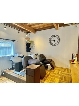 ナチュラルであたたかい雰囲気がhouの魅力☆気さくなスタッフが最後の仕上げまで１人で丁寧に担当します！