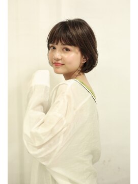 マグノリア オモテサンドウ(MAGNOLiA Omotesando) ふわっと揺れるショートボブ・・・HINATA