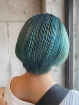 ヘアーアンドメイク ファット(Hair&Make PHAT) 個性派カラーターコイズブルーショートボブ10代20代