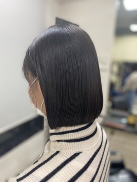 ヌーベルバレ(Nouvelle Vallee) ぱつっとボブ