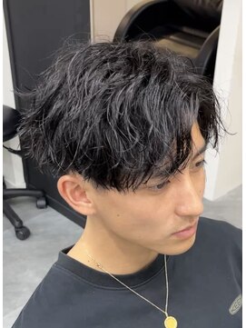 フイ 恵比寿(Hui) 刈り上げマッシュ/2wayスタイル/緩めツイストスパイラルパーマ