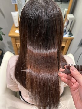 ファム 楽々園店(femme) ストレートパーマでツヤツヤにしませんか？