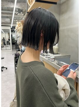 ロンドプロフィール 浦和(Lond profil) イメチェン ボブ 外ハネボブ 美髪 ホワイトブロンド 韓国