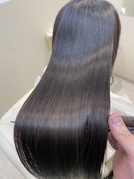 シュヴーブリヤン(cheveux brillants) 【湿気に負けない艶と手触り】梅雨前に仕込む美髪ストレート