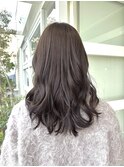肌映えする、透明感ブラウン