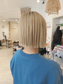 カムバイネオリーブ 溝の口店(Cam by neolive) ☆・きりっぱなしボブ・ホワイトミルクティーベージュ☆