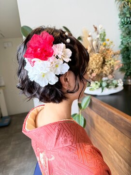 ビーワールド(B WORLD) 卒業式ヘアアレンジボブショートアレンジ和装ヘア藤枝静岡