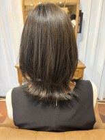 ラナ(LANA) くびれミディアムレイヤー